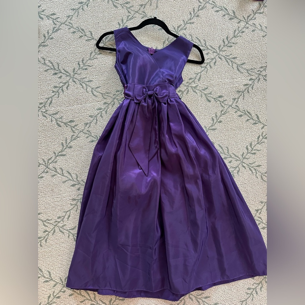 Girls deep purple taffeta dress with bow belt. Girls Size 12